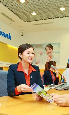Sacombank giảm hơn 3.700 nhân sự chỉ sau 6 tháng, chuyện gì đang xảy ra?